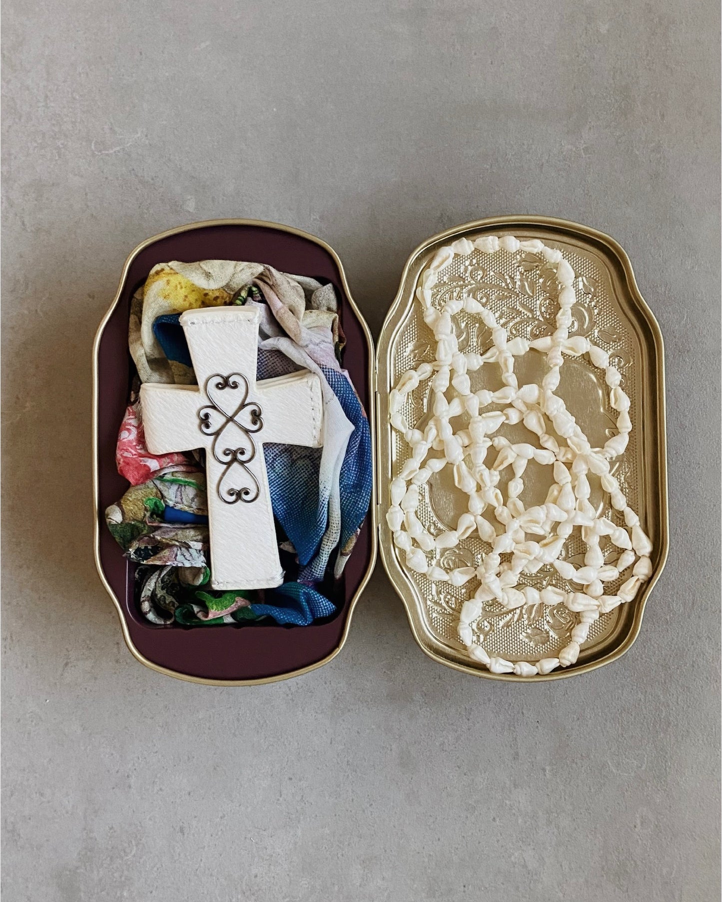 Cross Hair On Strap Wallet - White