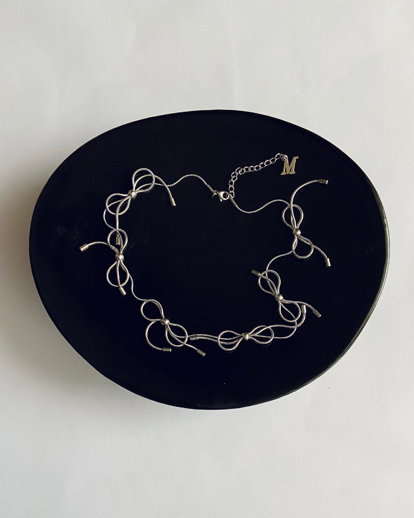 Bow Necklace