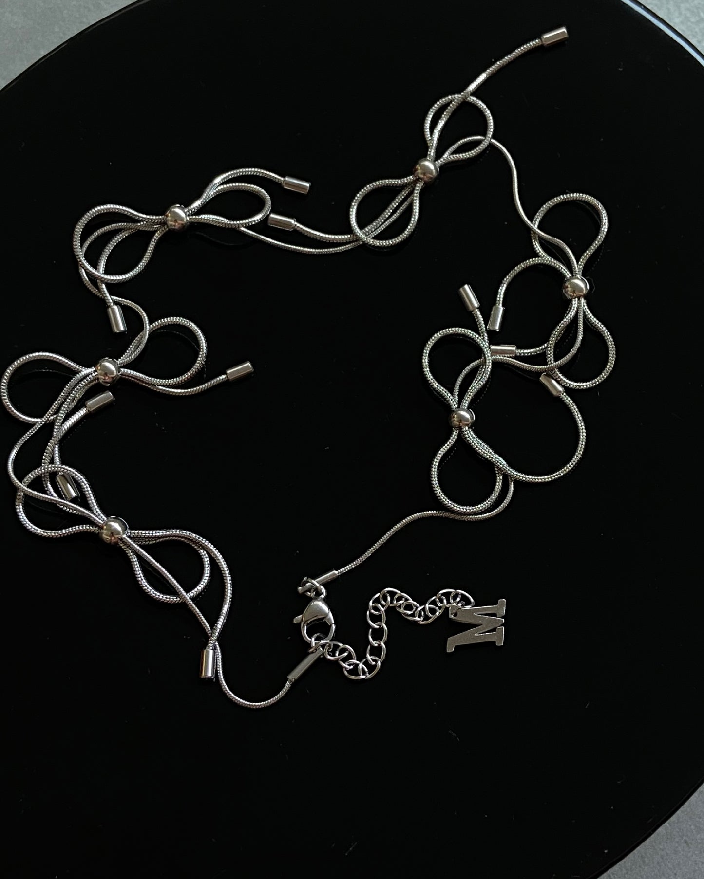 Bow Necklace