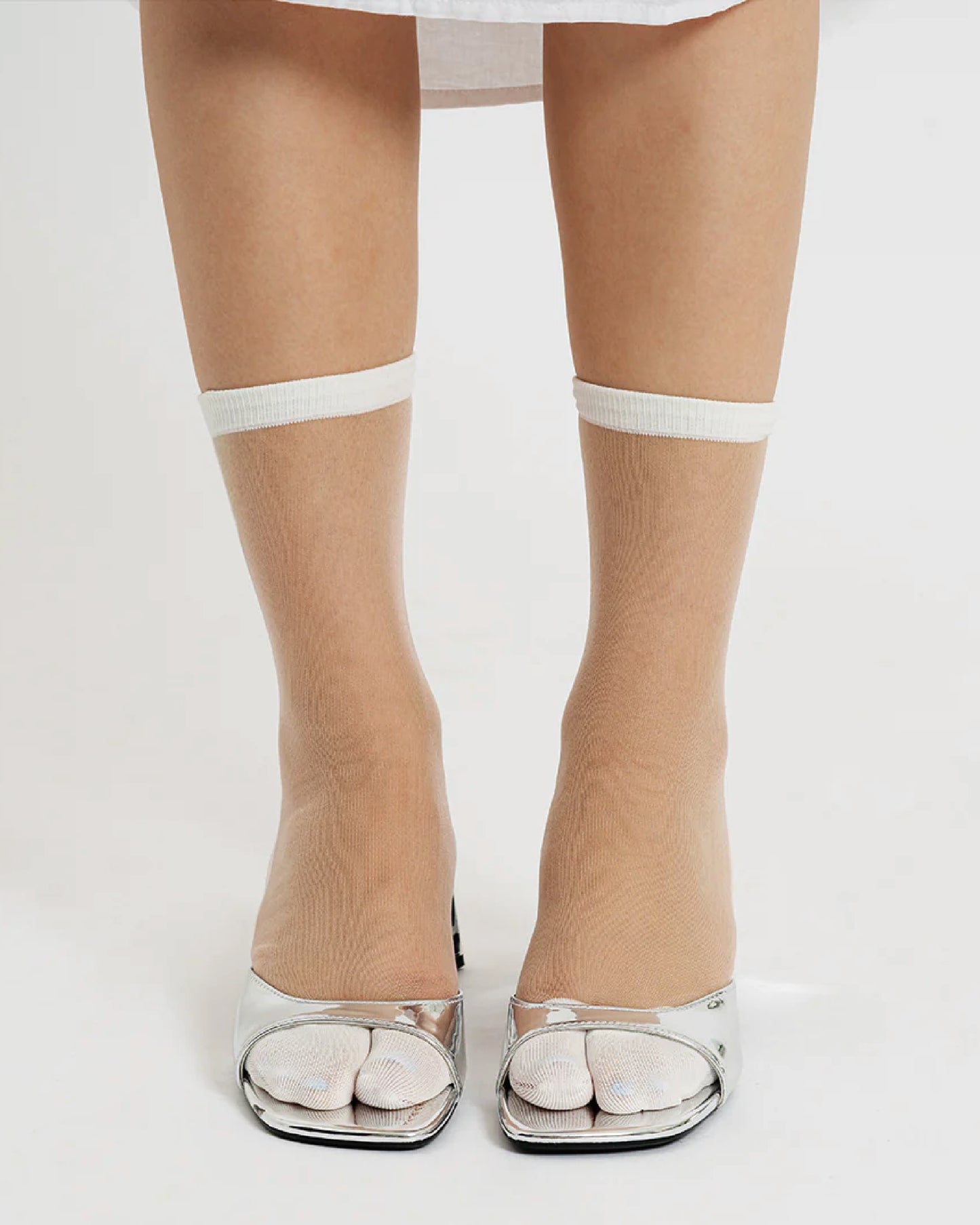 Sheer Tabi Socks