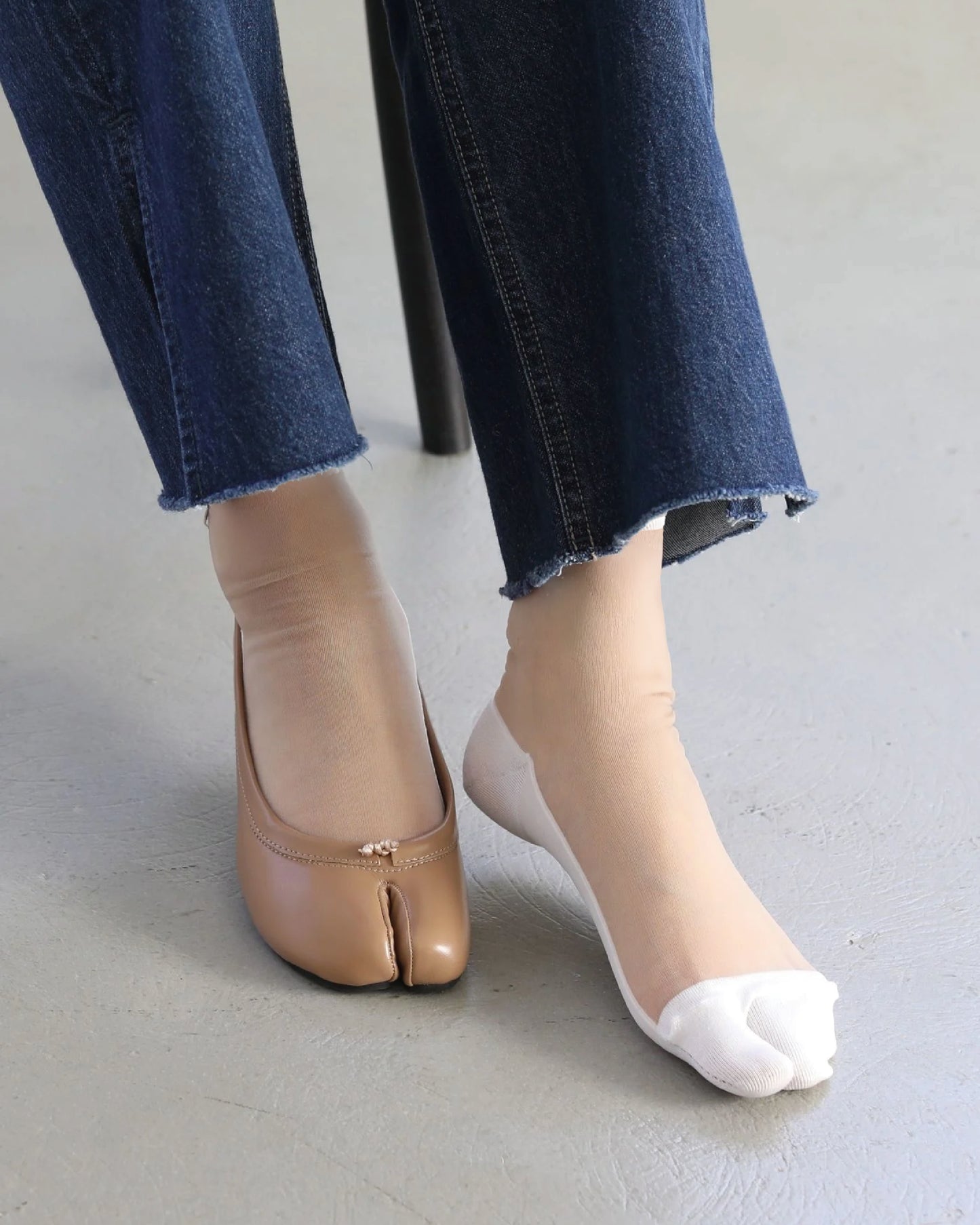 Sheer Tabi Socks