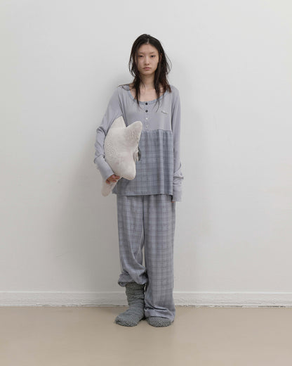 Star Hugger Puff Cushion - Grey