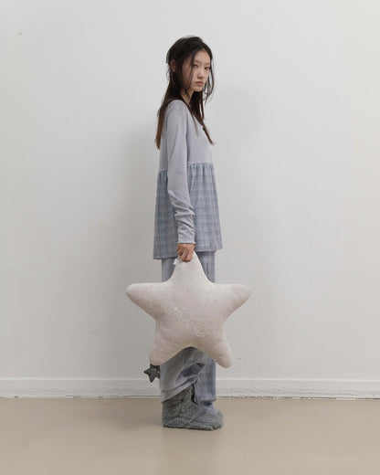 Star Hugger Puff Cushion - Grey